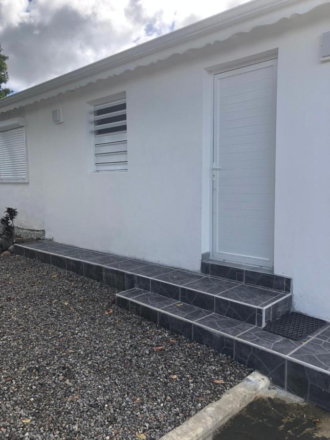 Chambres D'Hote Belcourt 1 Baie-Mahault Exterior foto